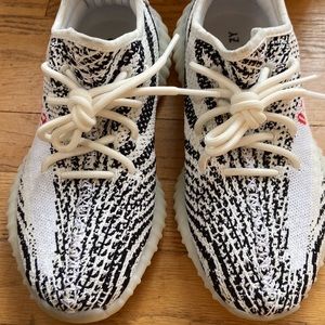 EUC Yeezy Boost 350 V2 Zebra size 6  worn 1x too big